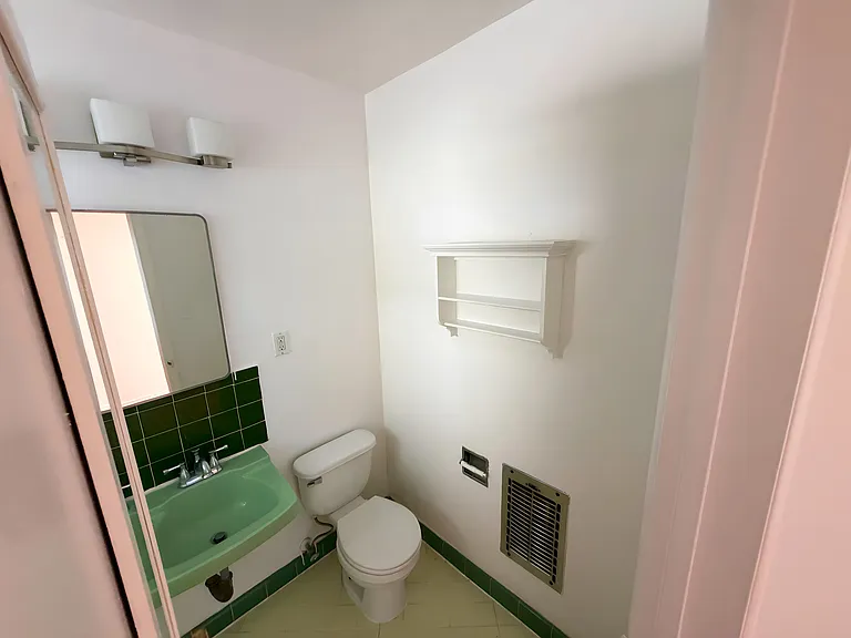 262 S Sycamore Ave #7 — Photo 12