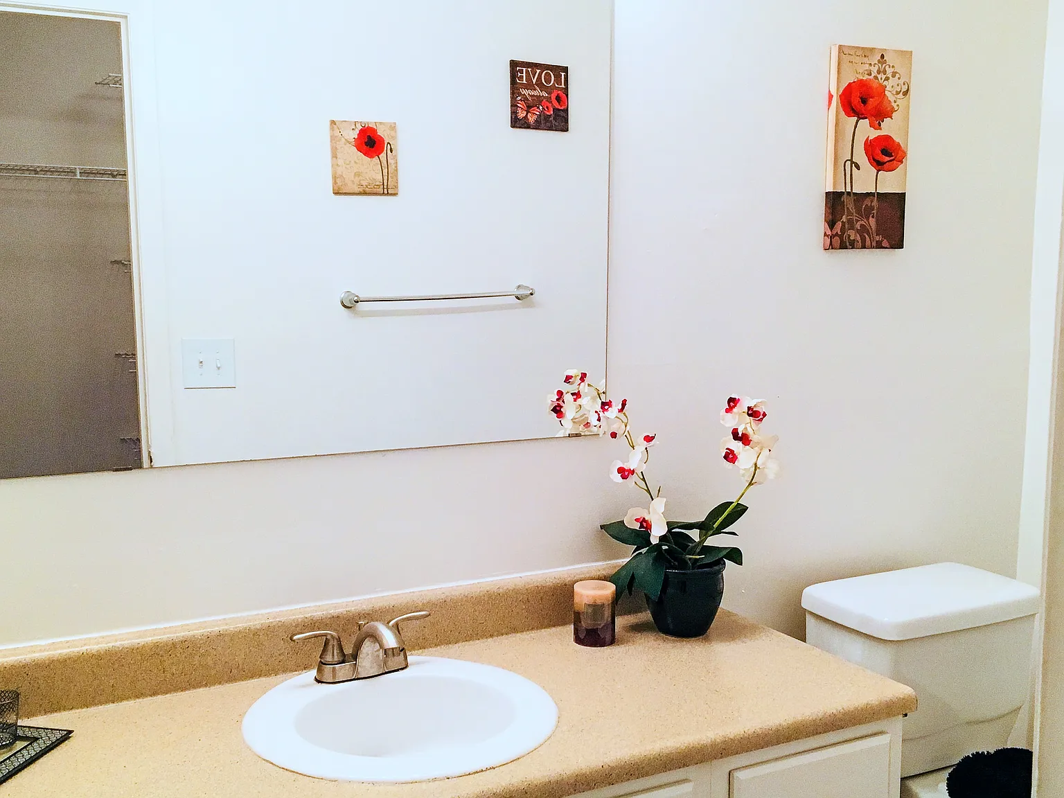 Spring Hill Apartments — Photo 4