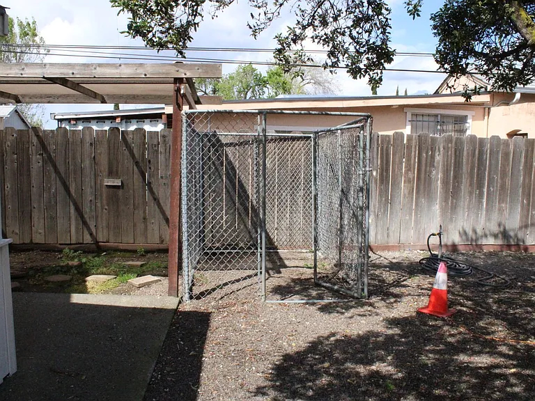 135 Poinsettia Ave — Photo 28