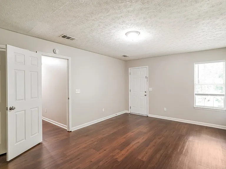 1207 Cedarbend Dr — Photo 11