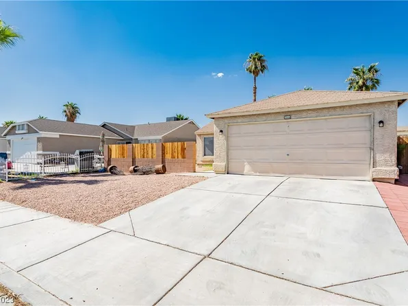 5684 Ballinger Dr, Las Vegas, NV 89142