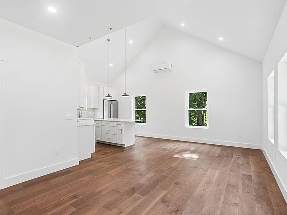 3rd image of 57 Grant Road