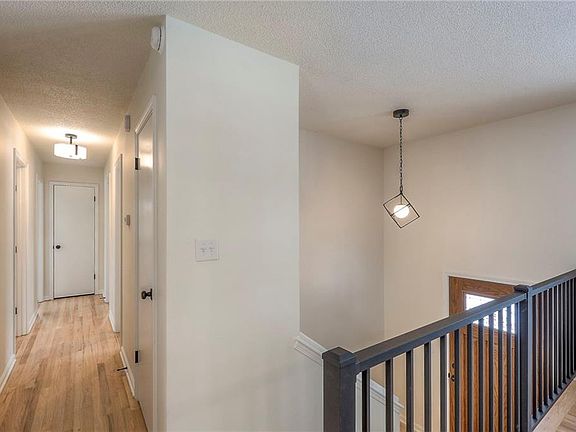 4th image of 9233 Farley Ave