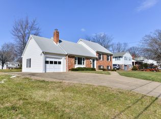 8320 Lilac Ln, Alexandria, VA 22308