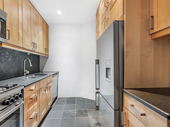 4th image of 66 Madison Ave #1-D