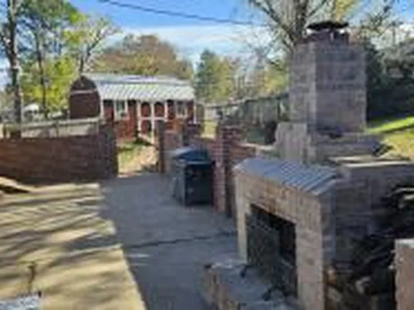 1800 S Commerce Ave, Russellville, AR 72801