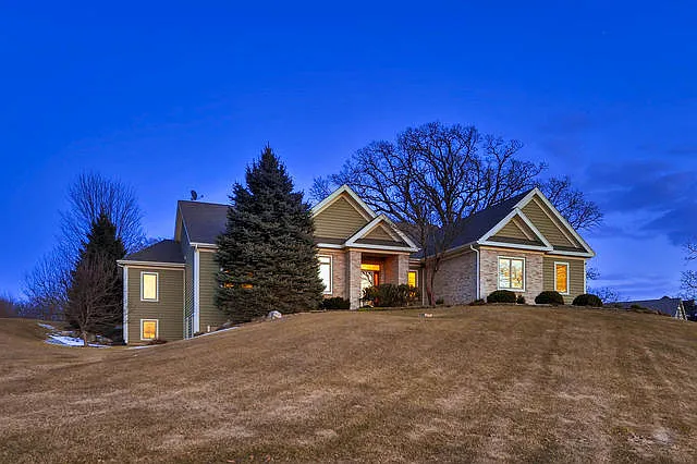 4826 Inmans Way photo 1