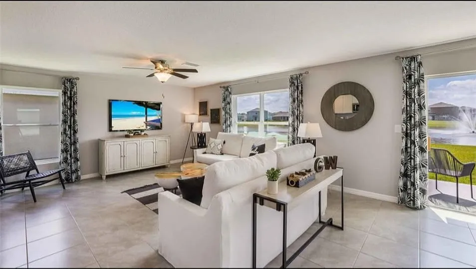 4 bed, 2.5 bath, 2260 sqft, $2,950 — Photo 4