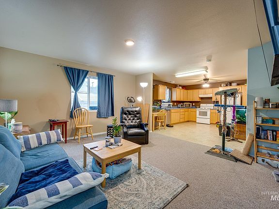3rd image of 513 N Jefferson St #3
