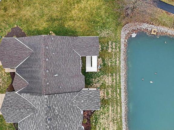 3rd image of 784 River Glen Dr