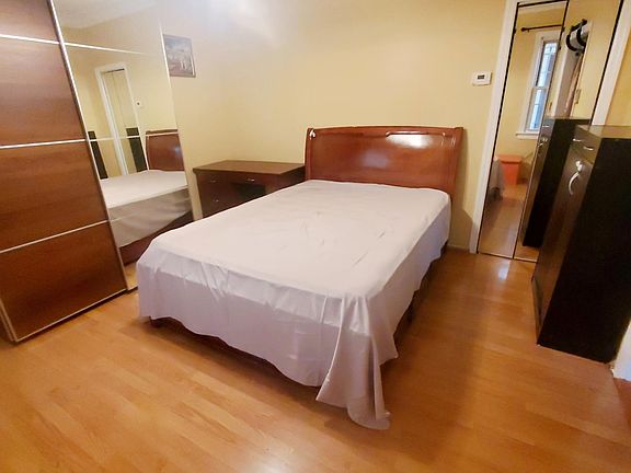 2nd image of 312 Oceanview Ave #1R