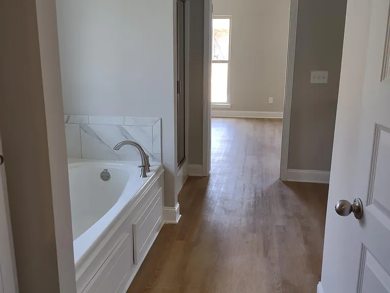560 Silver Hill Dr — Photo 16