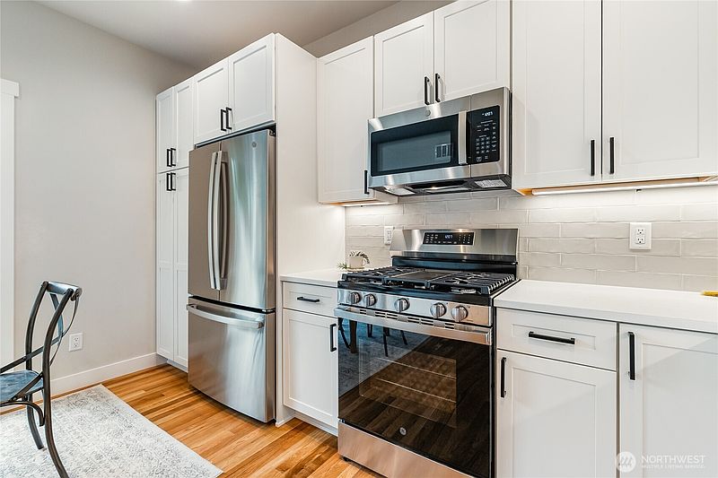 5th image of 4100 Yonkers Street