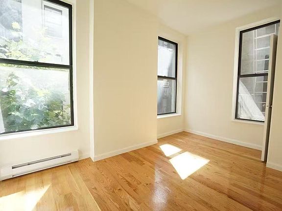 5th image of 204 W 108th St APT 28