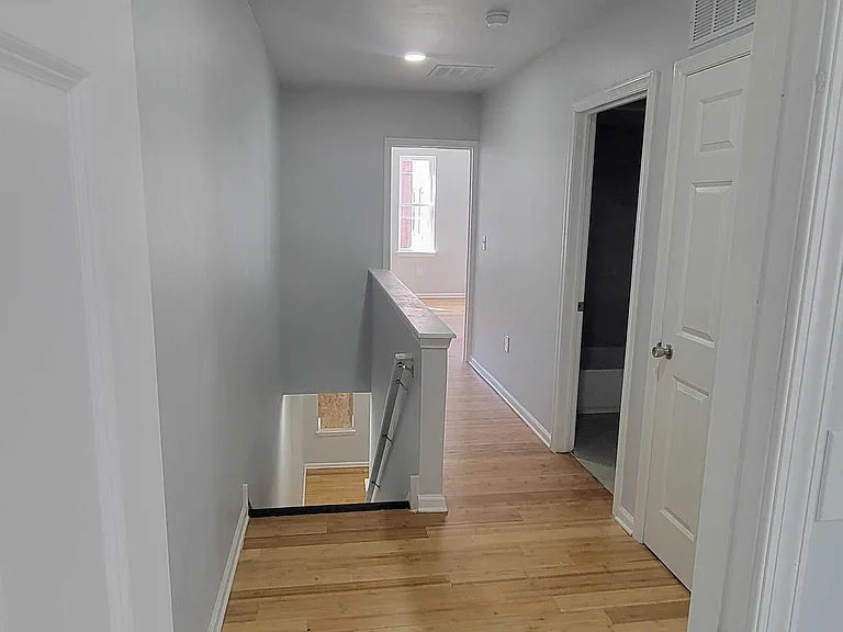 1626 W Saratoga St — Photo 5