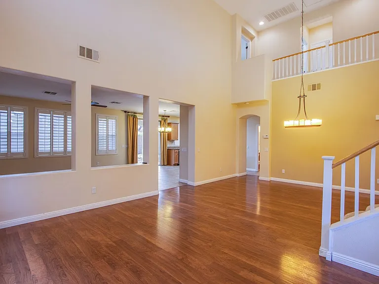 11245 Newbury Hills Ave — Photo 2