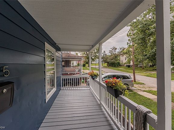 3rd image of 105 Grant St