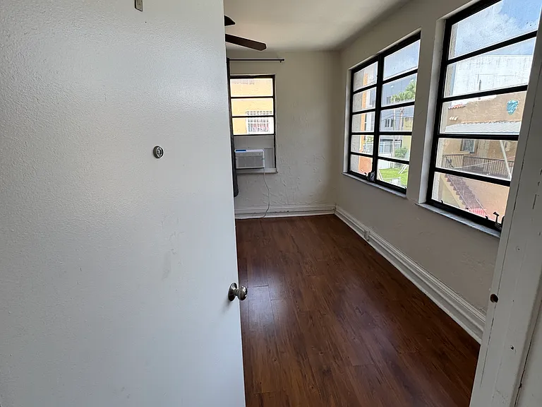 969 SW 2nd St #7 — Photo 7