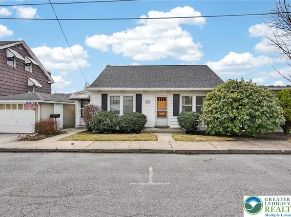 230 W Howard Ave, Coaldale, PA 18218