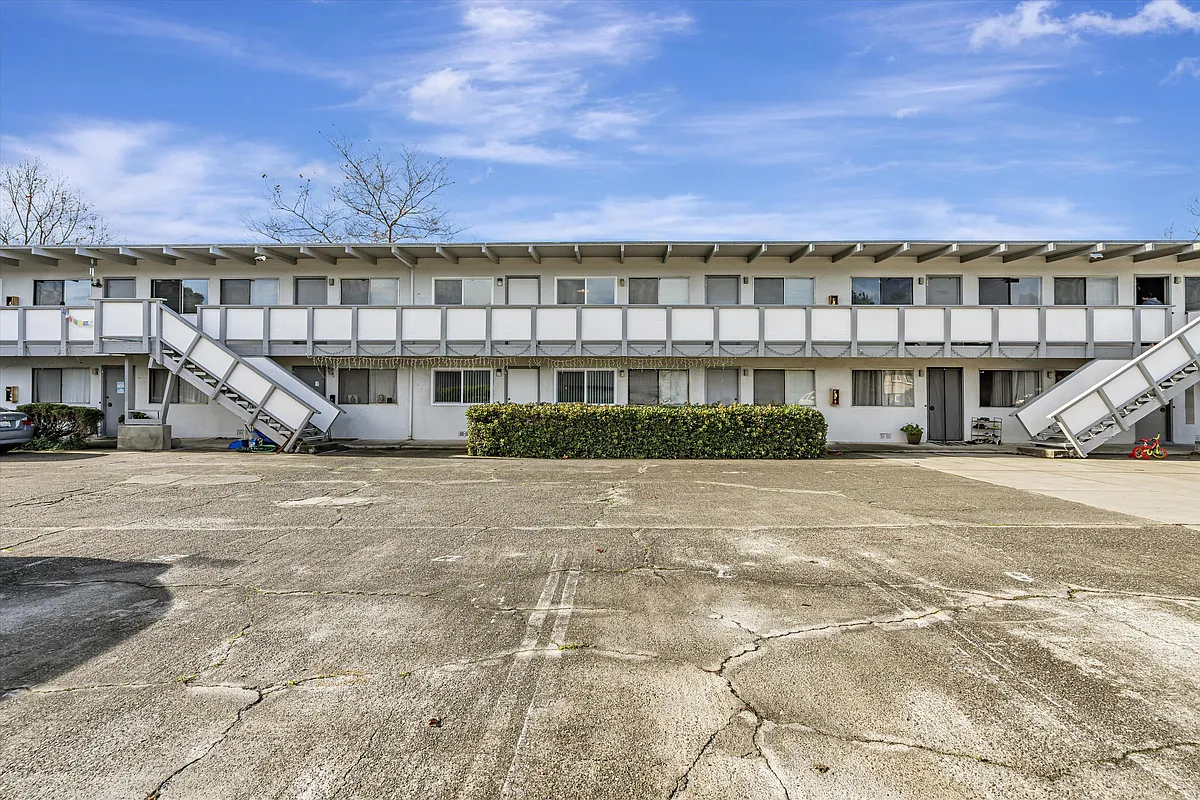 Building Photo - 6500 Donal Ave