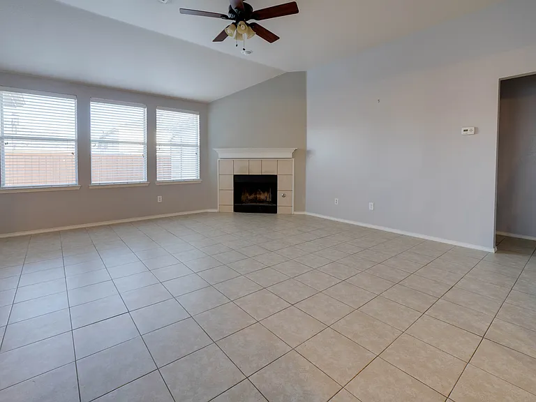 506 Hickory Ln — Photo 13