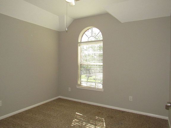 2nd image of 3519 Englewood Dr