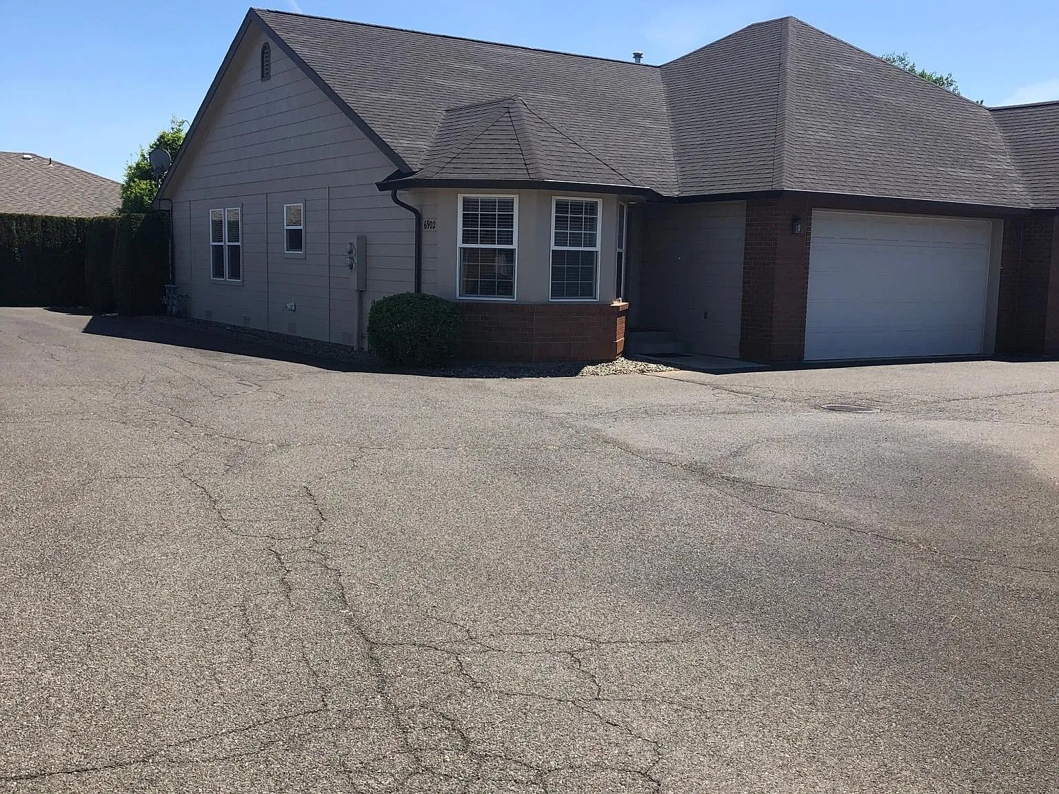 6902 Willow Pl — Photo 1