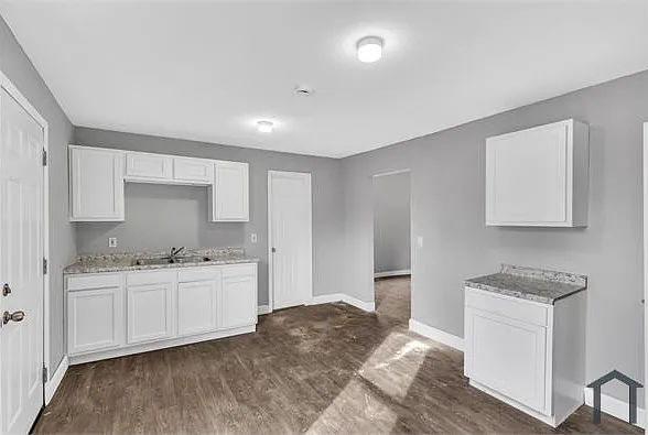 9418 Easton Ave — Photo 6