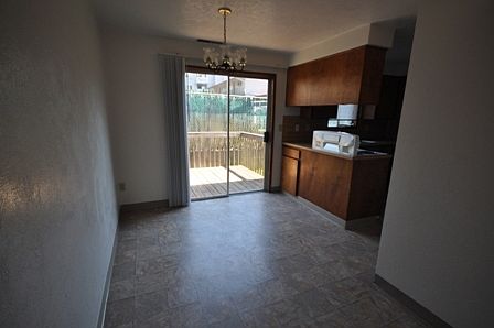 4th image of 180 Stoneway Ter NW APT 7
