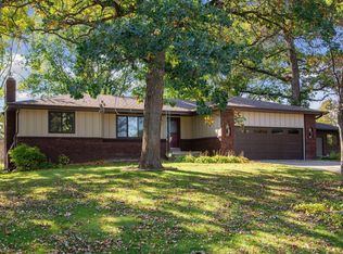 1081 Oak Rd, Shakopee, MN 55379