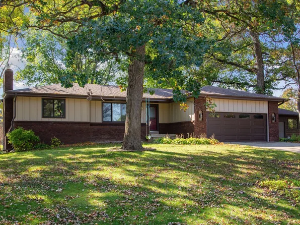 1081 Oak Rd, Shakopee, MN 55379