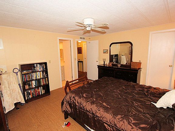 5th image of 611 Cedar Ln