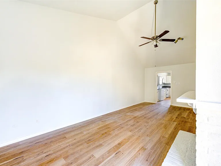 6401 Deihl Rd #505 — Photo 16