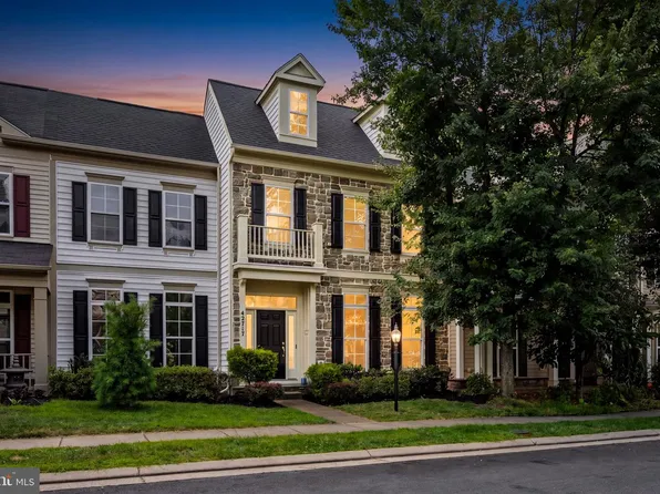 42717 Explorer Dr, Ashburn, VA 20148