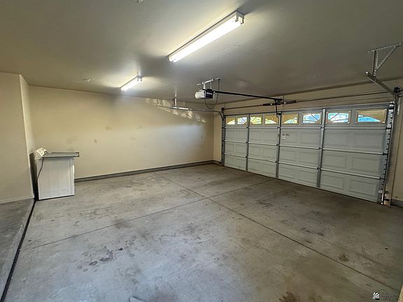 3rd image of 2824 W 31st Pl