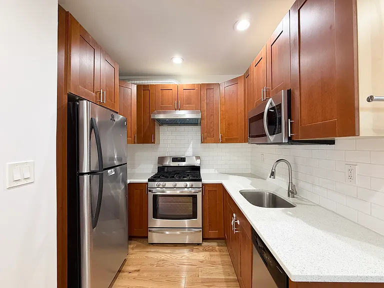 7807 Ridge Blvd #2 — Photo 8