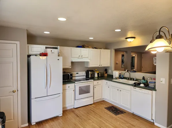 1894 Dove Creek Cir, Loveland, CO 80538