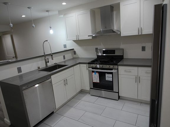 2nd image of 656 Clayton St #C