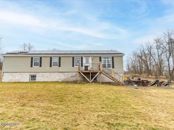 52 Stove Pipe Road, Voorheesville, NY 12041