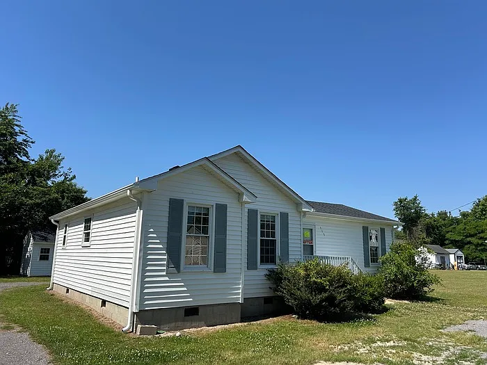 513 Doctor Martin Luther King Junior Ave — Photo 2
