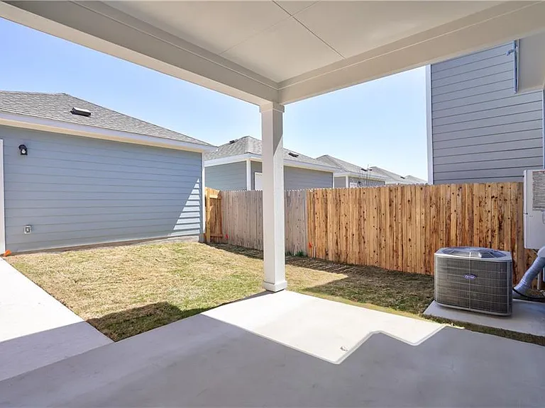 1724 W Artesian Springs Xing — Photo 15
