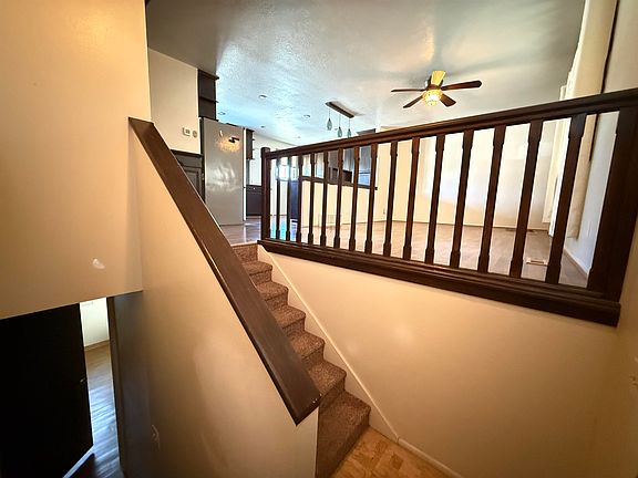 5th image of 824 Boyd St
