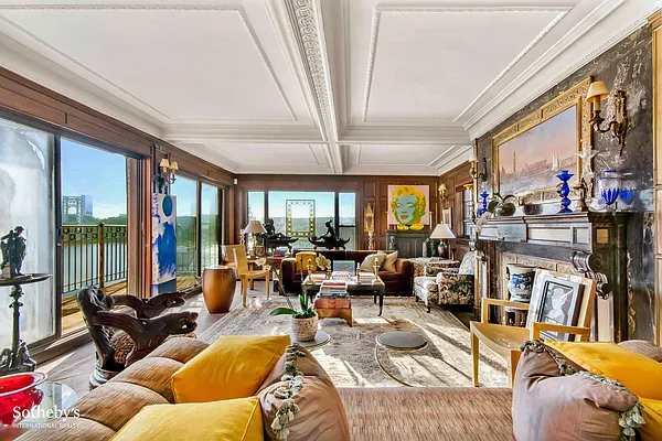 Sold by Sotheby's International Realty | media 1