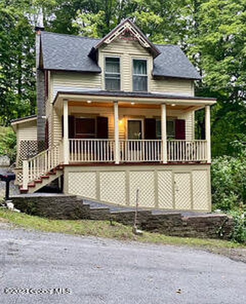 4th image of 118 Division Street