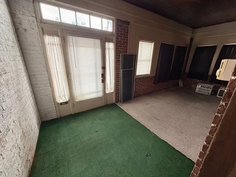 301 Lincoln Way W — Photo 11