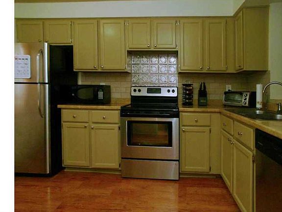 2nd image of 4610 Glanmire Dr