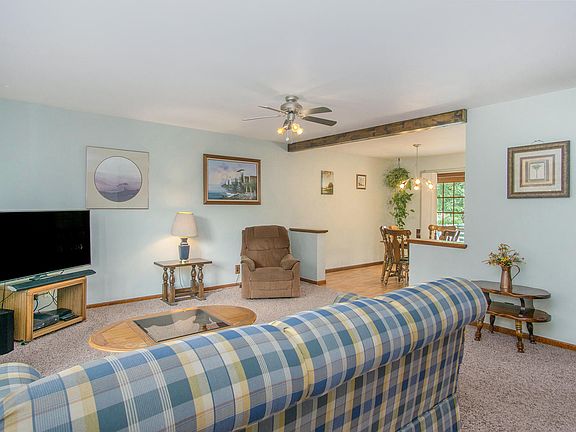 5th image of 129 Birchwood Ave