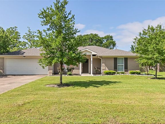 3rd image of 1806 Southwood Dr