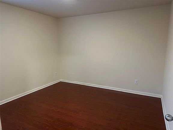 5th image of 13031 Crescent Manor Ln