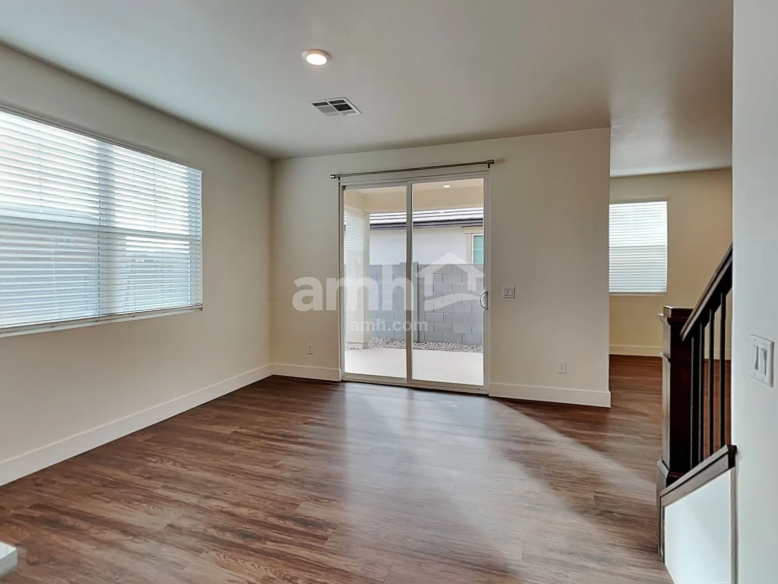 3 bed, 2.5 bath, 1752 sqft, $2,260 — Photo 3
